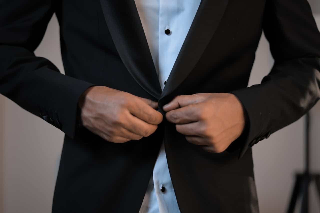Photo by Gift Habeshaw: https://www.pexels.com/photo/businessman-buttoning-up-blazer-of-elegant-suit-3576345/ 