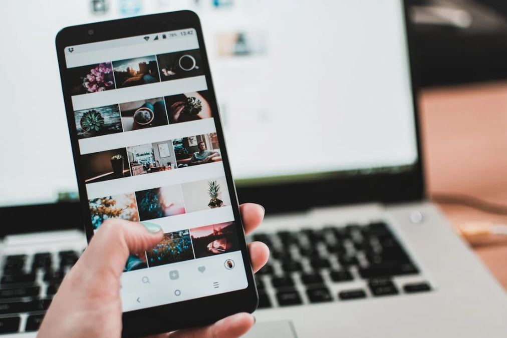 Photo by Lisa from Pexels: https://www.pexels.com/photo/person-holding-midnight-black-samsung-galaxy-s8-turn-on-near-macbook-pro-1092671/
