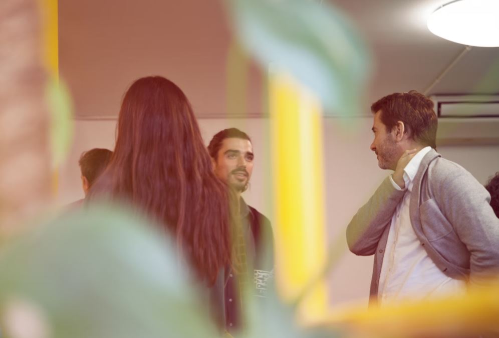 https://unsplash.com/photos/group-of-people-gathering-MAnhvw0nDDY