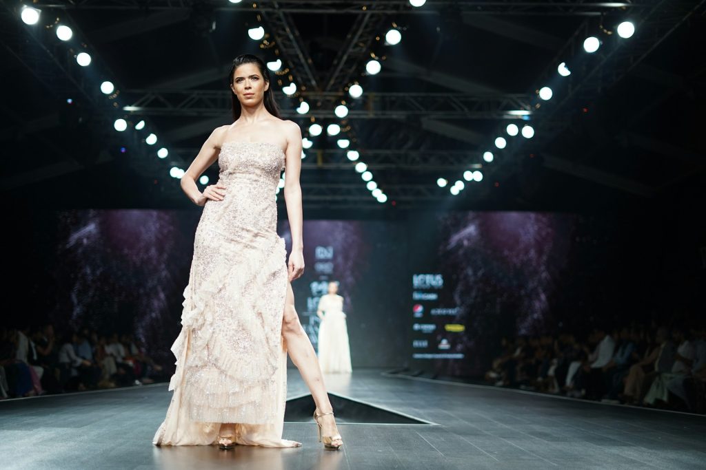 https://unsplash.com/photos/womens-white-sleeveless-dress-_c56tTiztfA Photo by Yogendra Singh on Unsplash