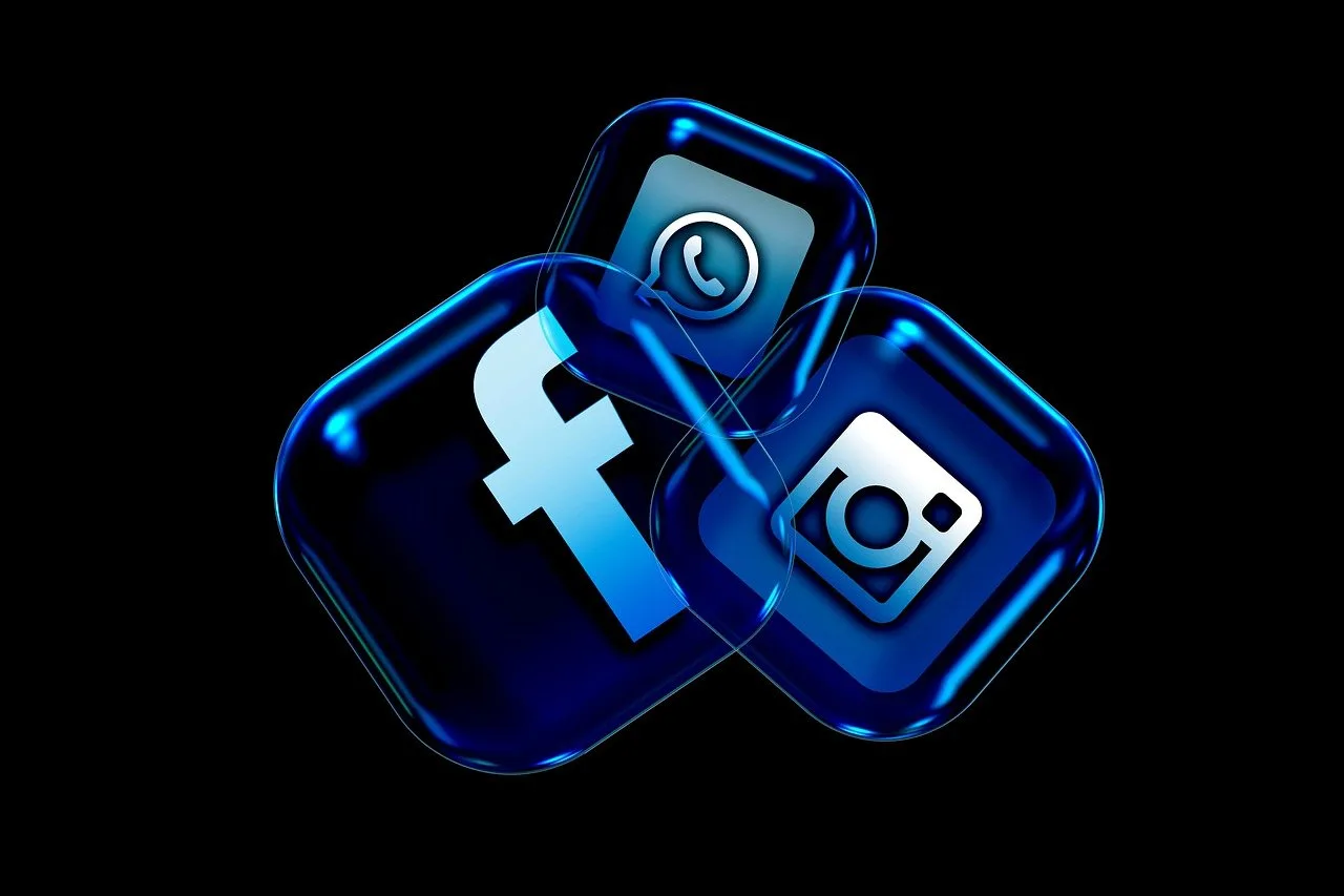 Image by Gerd Altmann from Pixabay https://pixabay.com/illustrations/buttons-social-media-facebook-6232525/