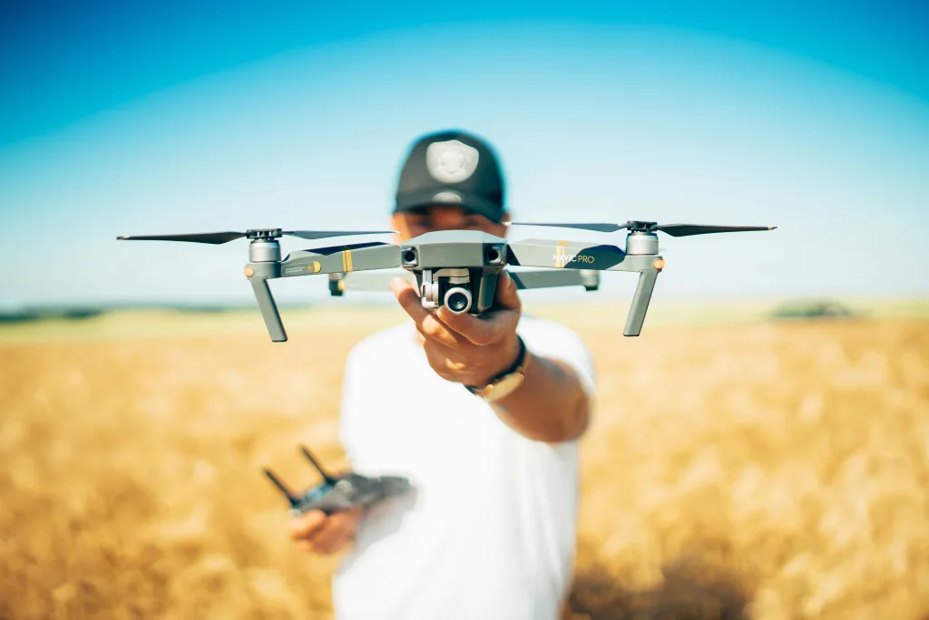 https://unsplash.com/photos/shallow-focus-photography-of-quadcopter-72AYEEBJpz4 Photo by David Henrichs on Unsplash