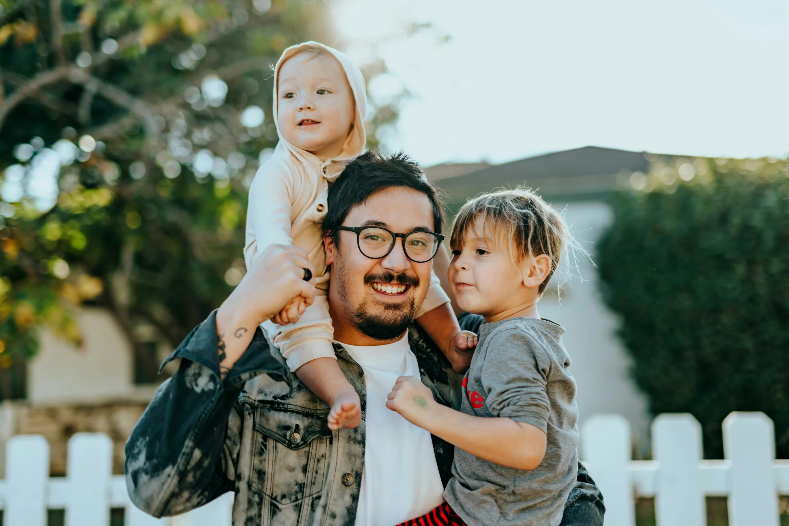 https://unsplash.com/photos/man-in-white-shirt-carrying-girl-in-gray-shirt-Wr3comVZJxU Photo by Nathan Dumlao on Unsplash