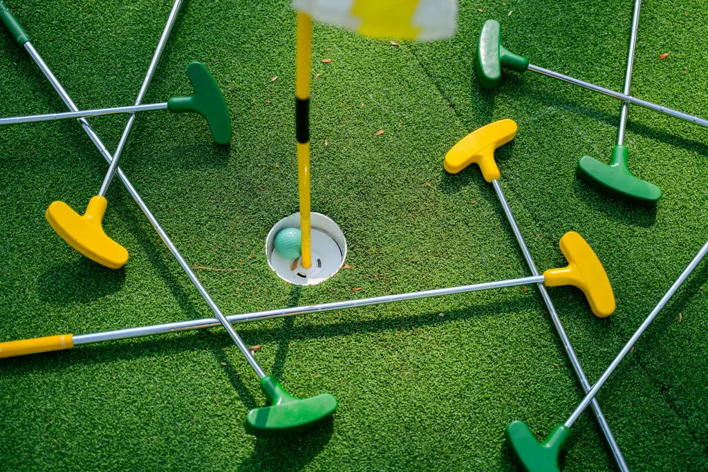https://www.pexels.com/photo/golf-clubs-on-the-grass-6370107/ Photo by Anna Tarazevich on Pexels