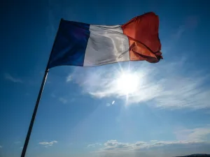 https://unsplash.com/photos/red-blue-and-white-flag-nN7fHyaiIJ8 Photo by Joshua Theophile on Unsplash