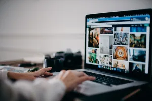 https://www.pexels.com/photo/person-using-macbook-3584994/