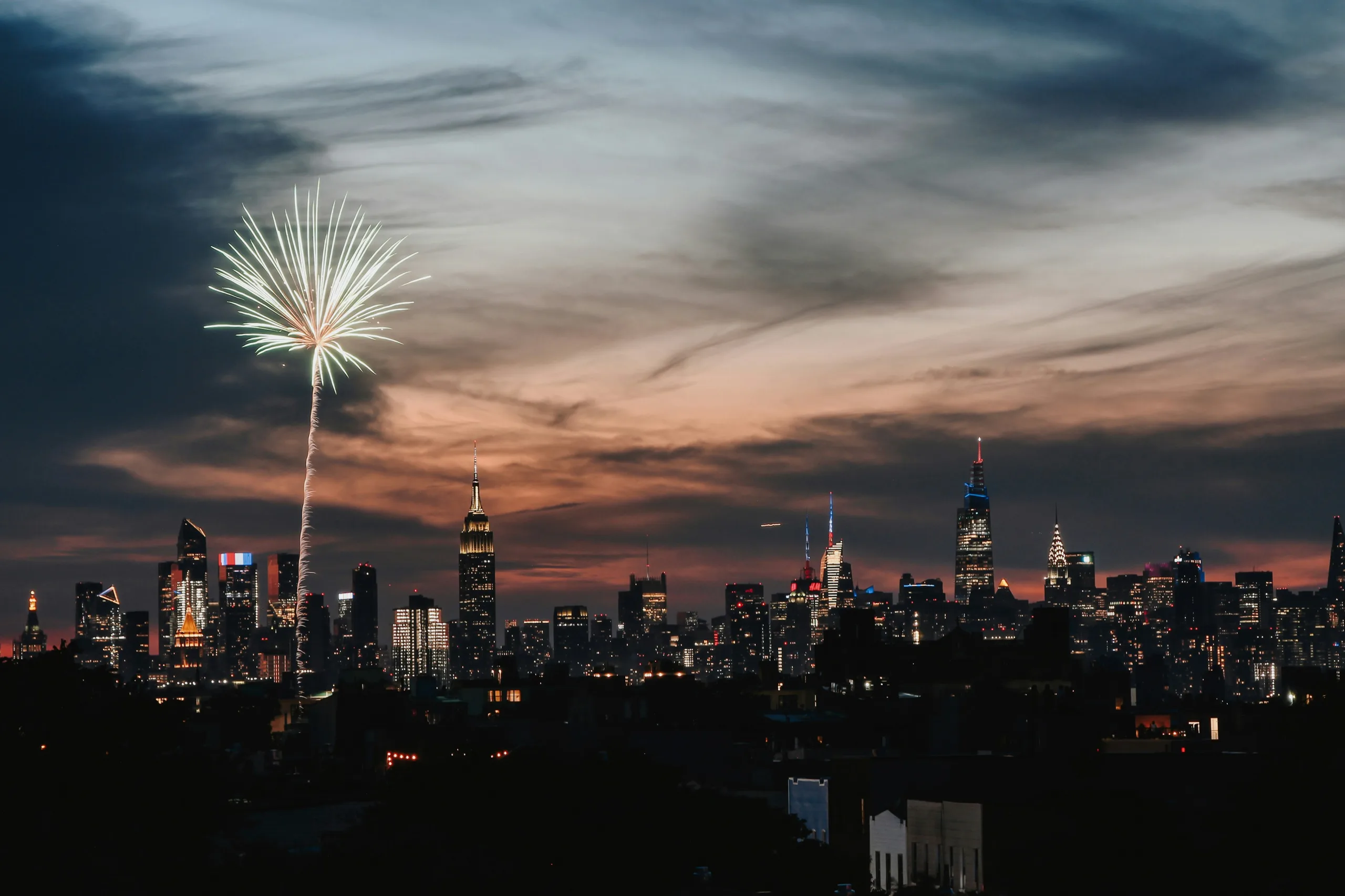 https://unsplash.com/photos/a-city-skyline-at-night-y7Q1wBNo9sk Photo by Wiebke Meyer-Lüters on Unsplash