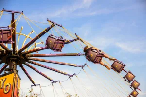 https://unsplash.com/photos/people-riding-on-amusement-park-ride-9vyP8yTtVs8