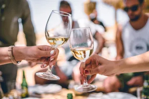 https://unsplash.com/photos/two-women-holding-glass-of-champagnes-WrueFKpTlQs