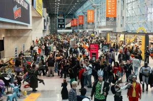 https://unsplash.com/photos/a-large-group-of-people-walking-through-an-airport-bAvxyfH-WuY